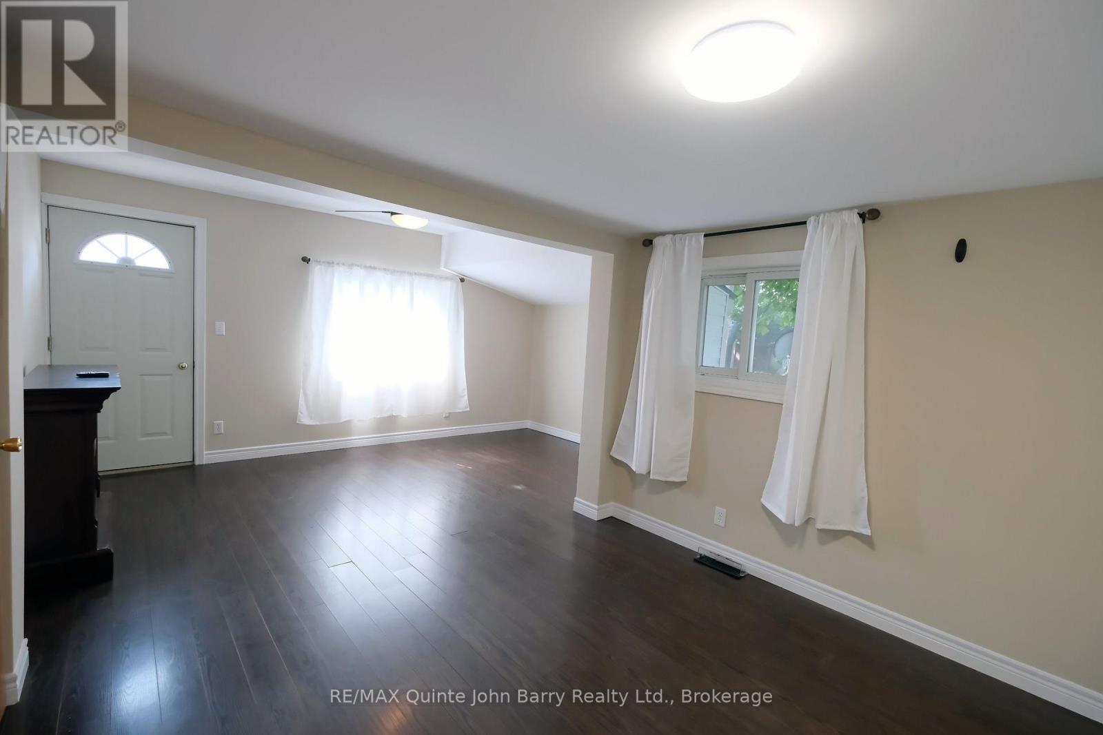 #54 63 WHITES ROAD - 14