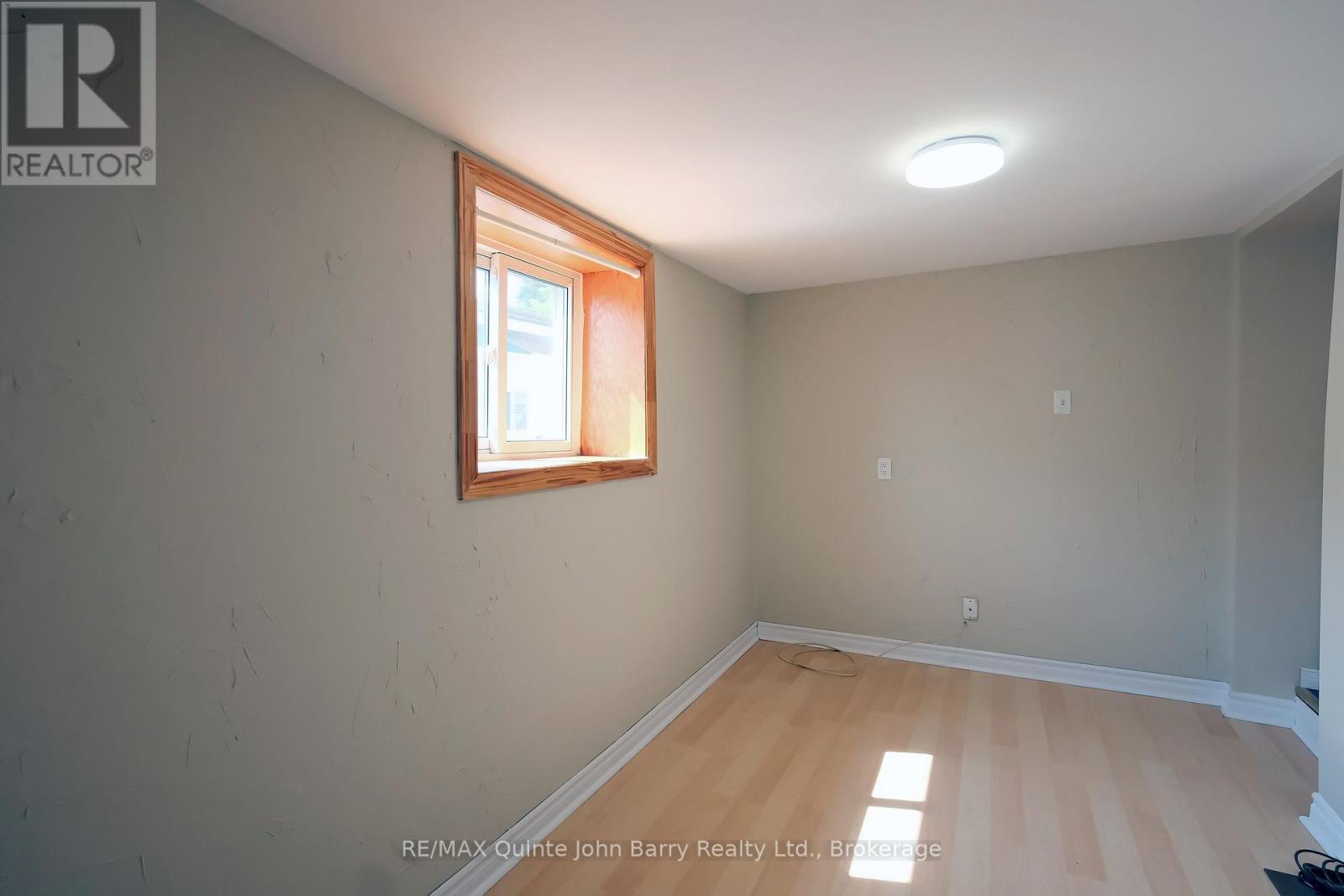 #54 63 WHITES ROAD - 19