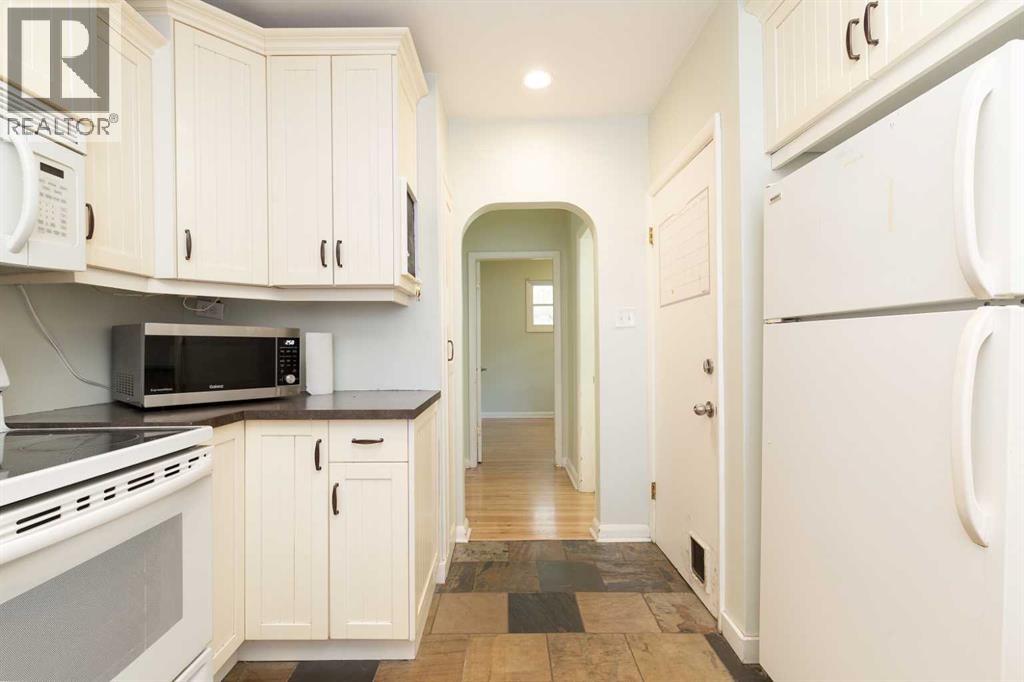 1414 13 Avenue S - 8