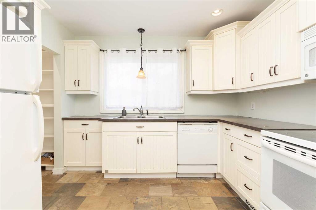 1414 13 Avenue S - 5