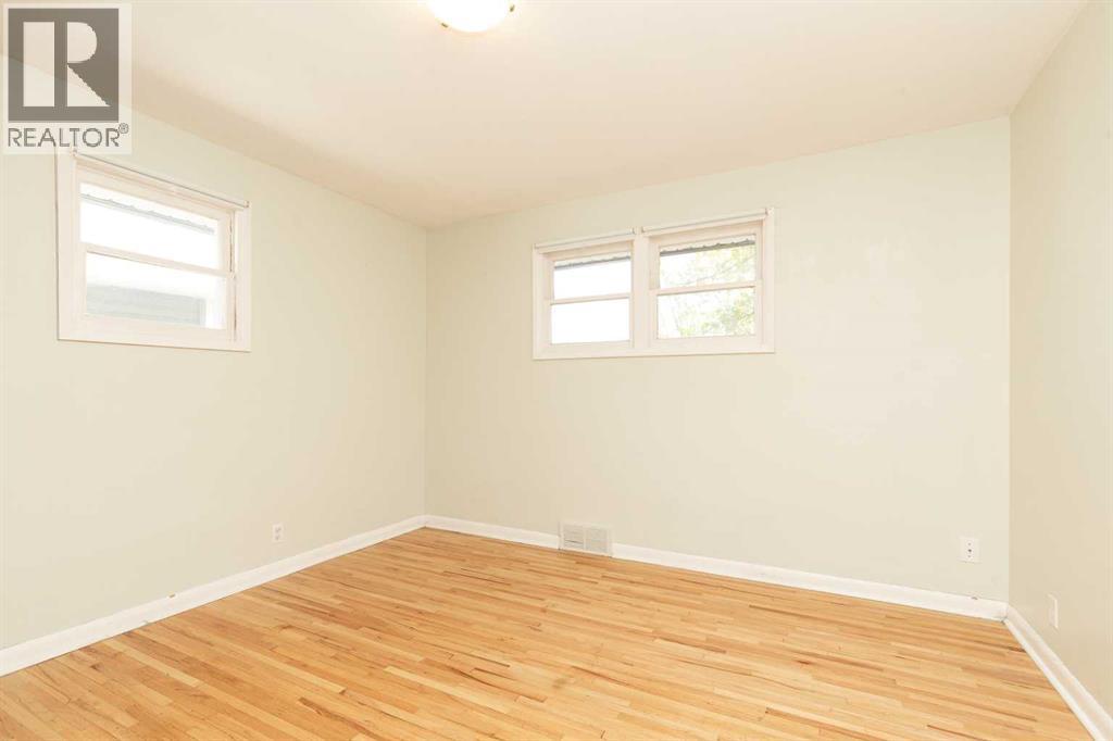 1414 13 Avenue S - 11