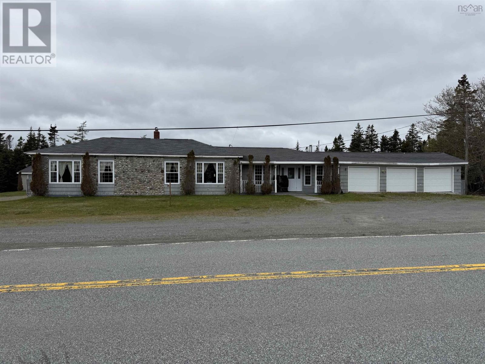 16989 Highway 7 - 1