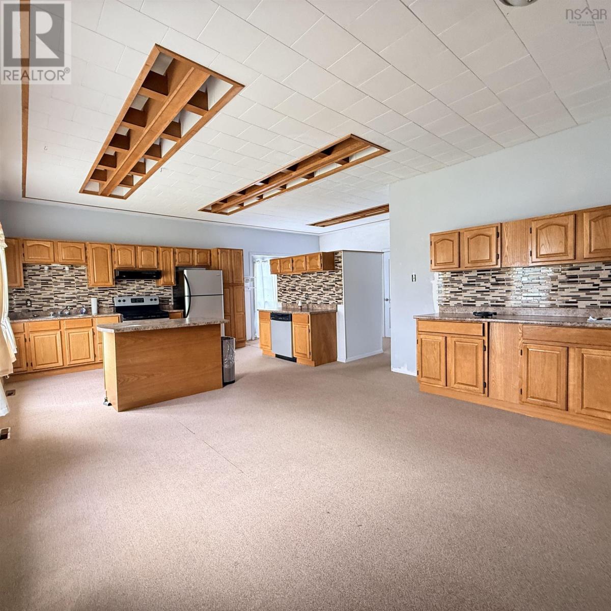 16989 Highway 7 - 25