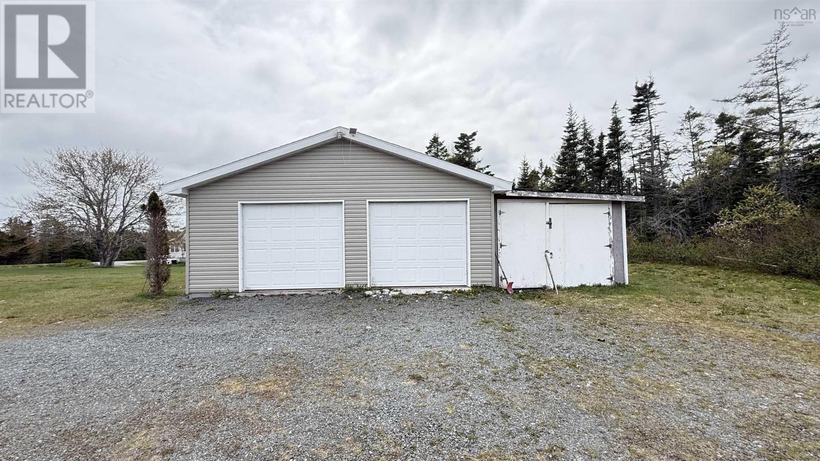 16989 Highway 7 - 40