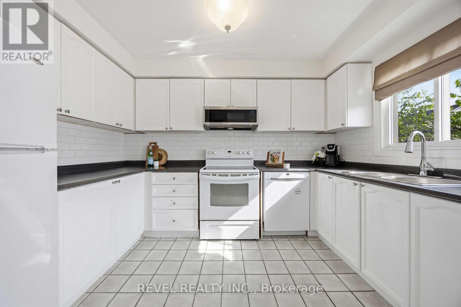 56 GREENGROVE WAY - Image 21