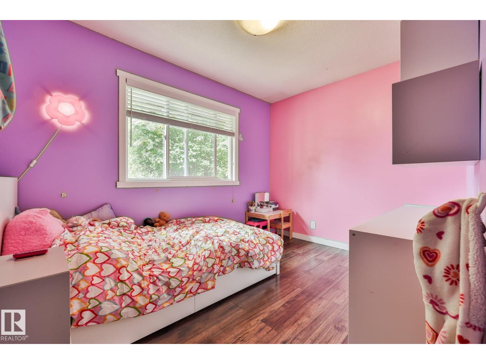 10415 163 ST NW - 10
