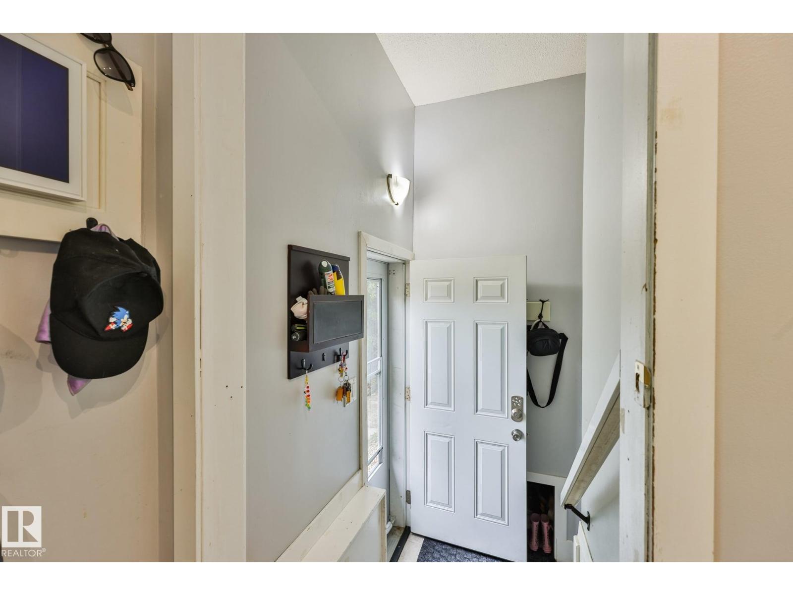 10415 163 ST NW - 12