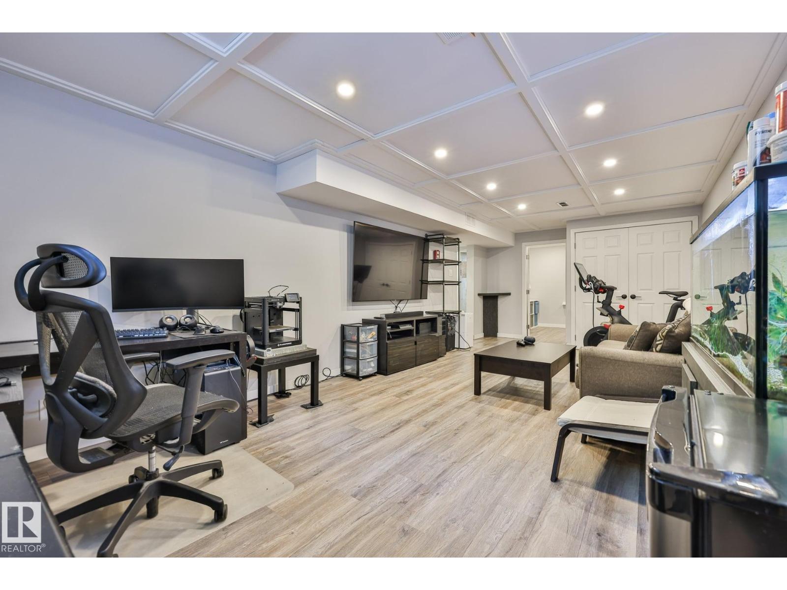 10415 163 ST NW - 15