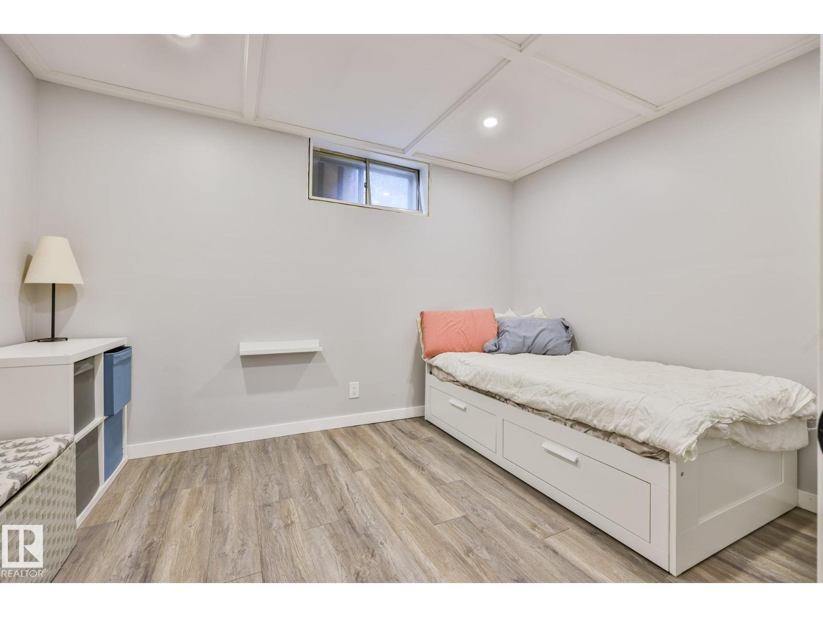 10415 163 ST NW - 16