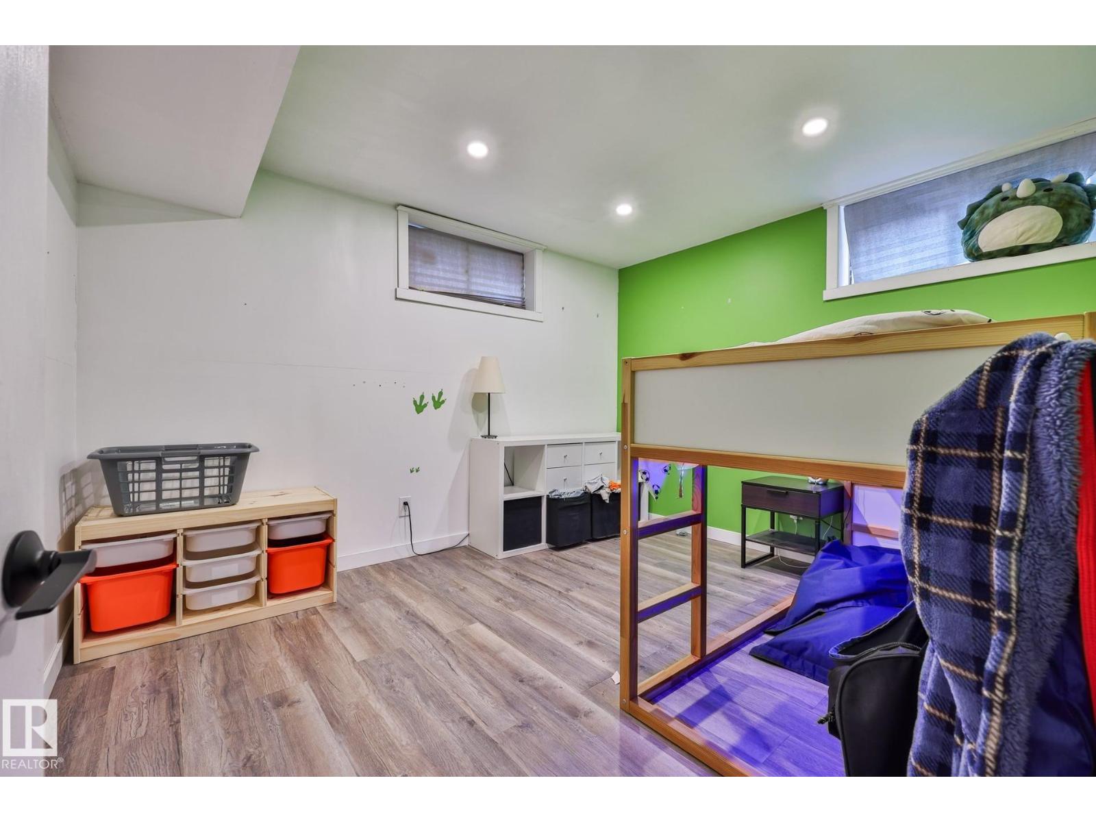 10415 163 ST NW - 17