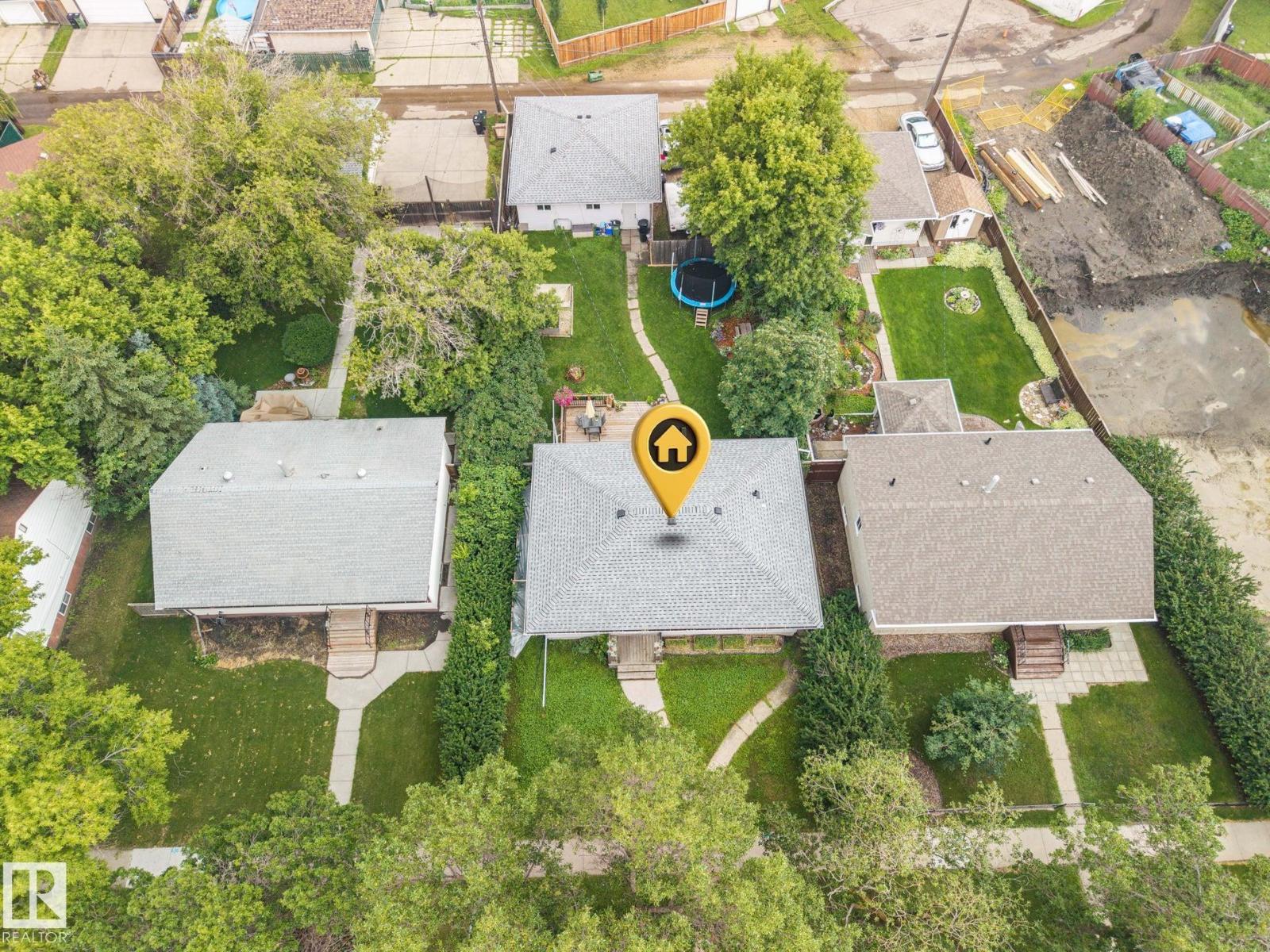 10415 163 ST NW - 18