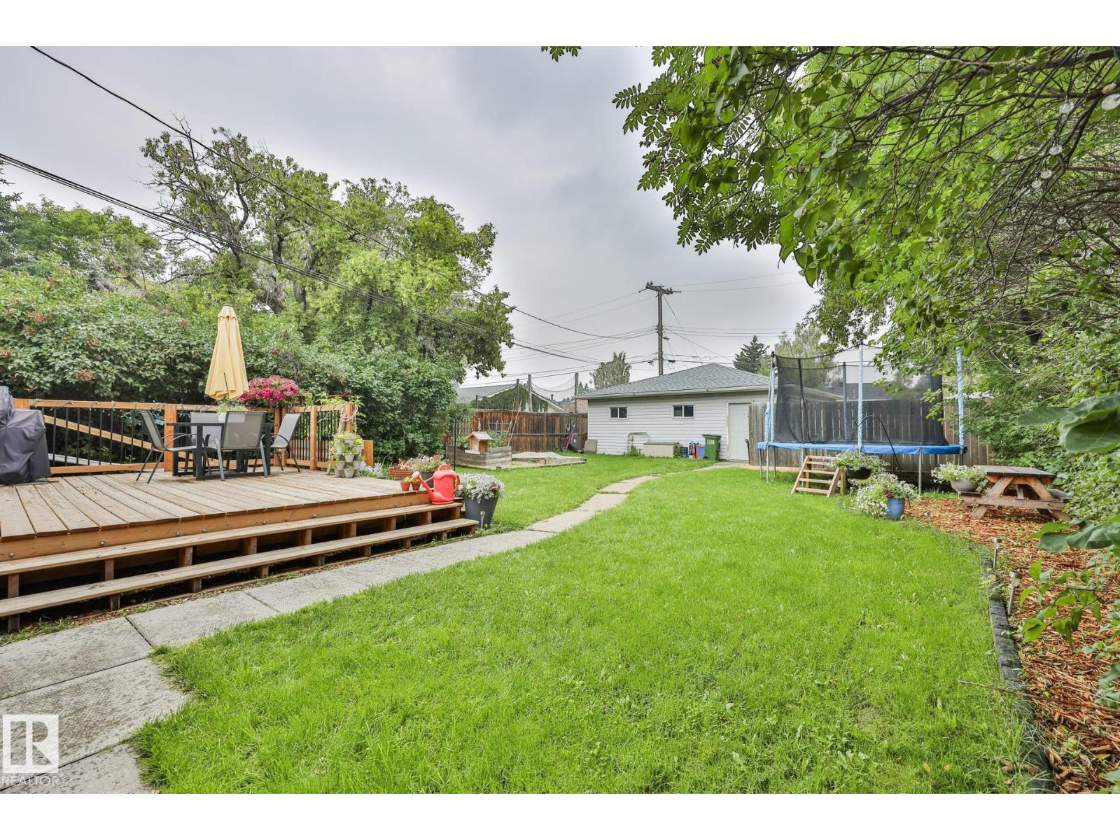 10415 163 ST NW - 2