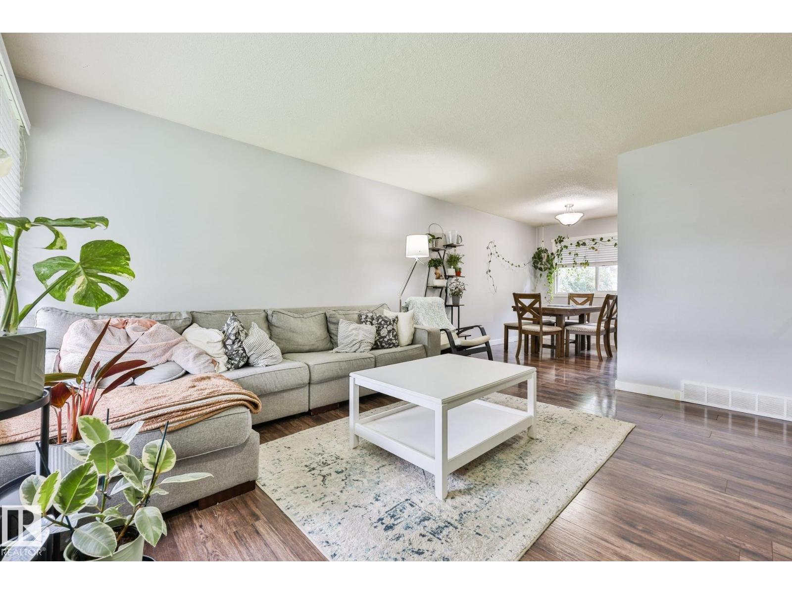 10415 163 ST NW - 6