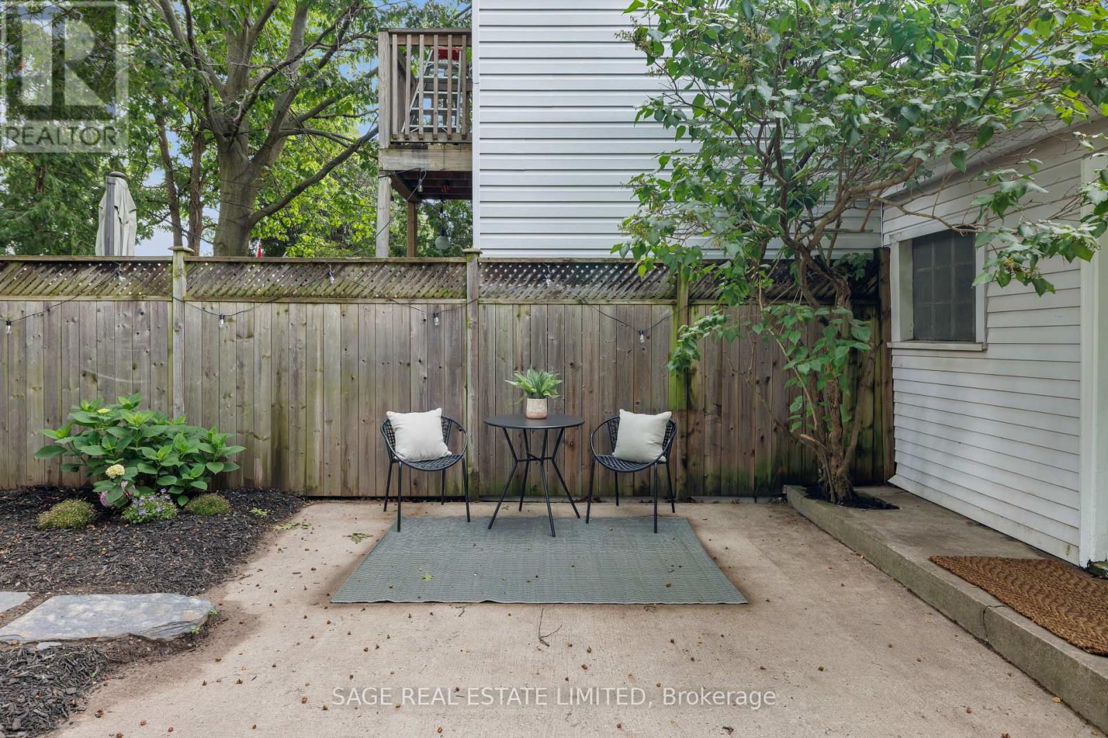 250 SPRINGDALE BOULEVARD - Image 24