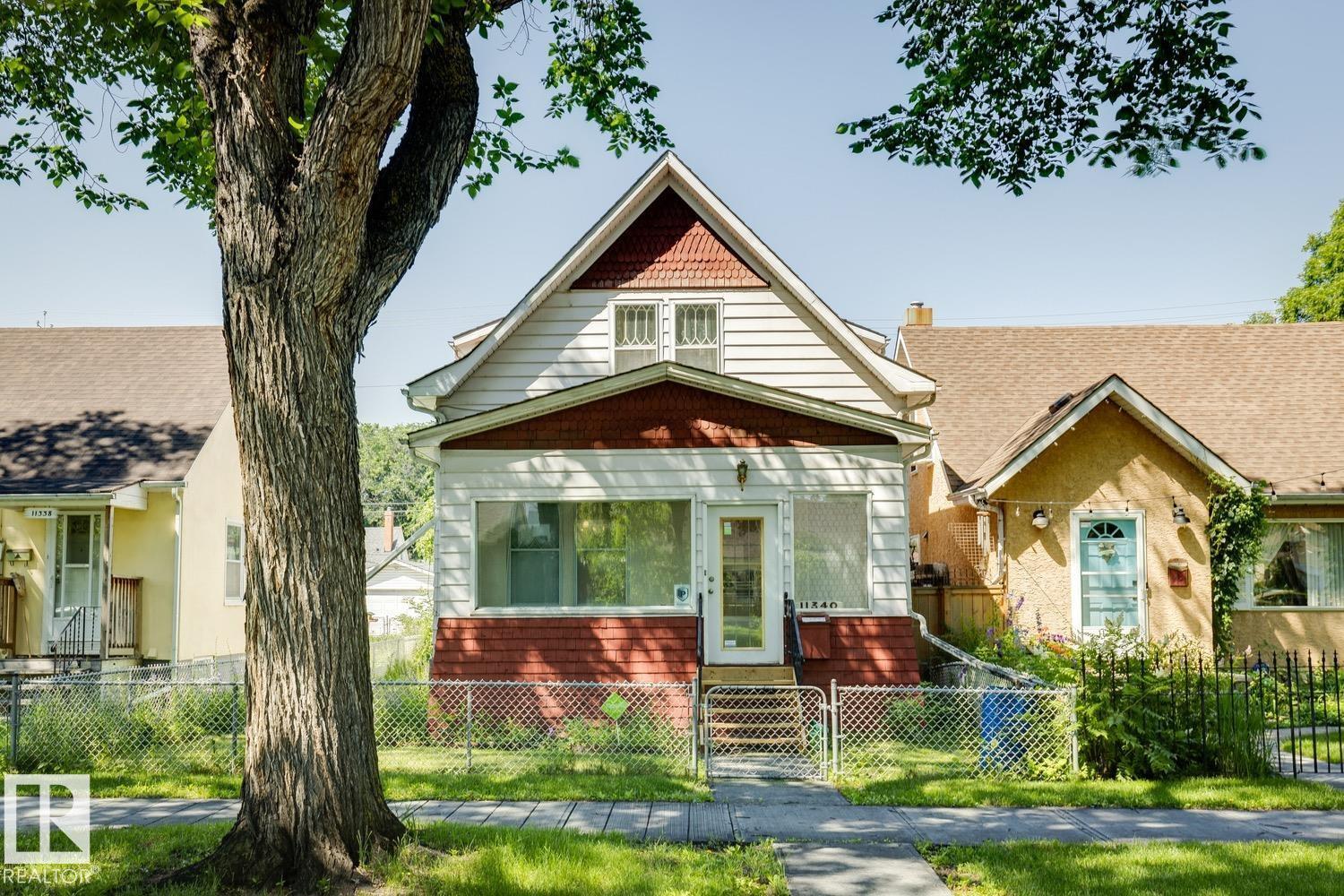 11340 90 ST NW - 1