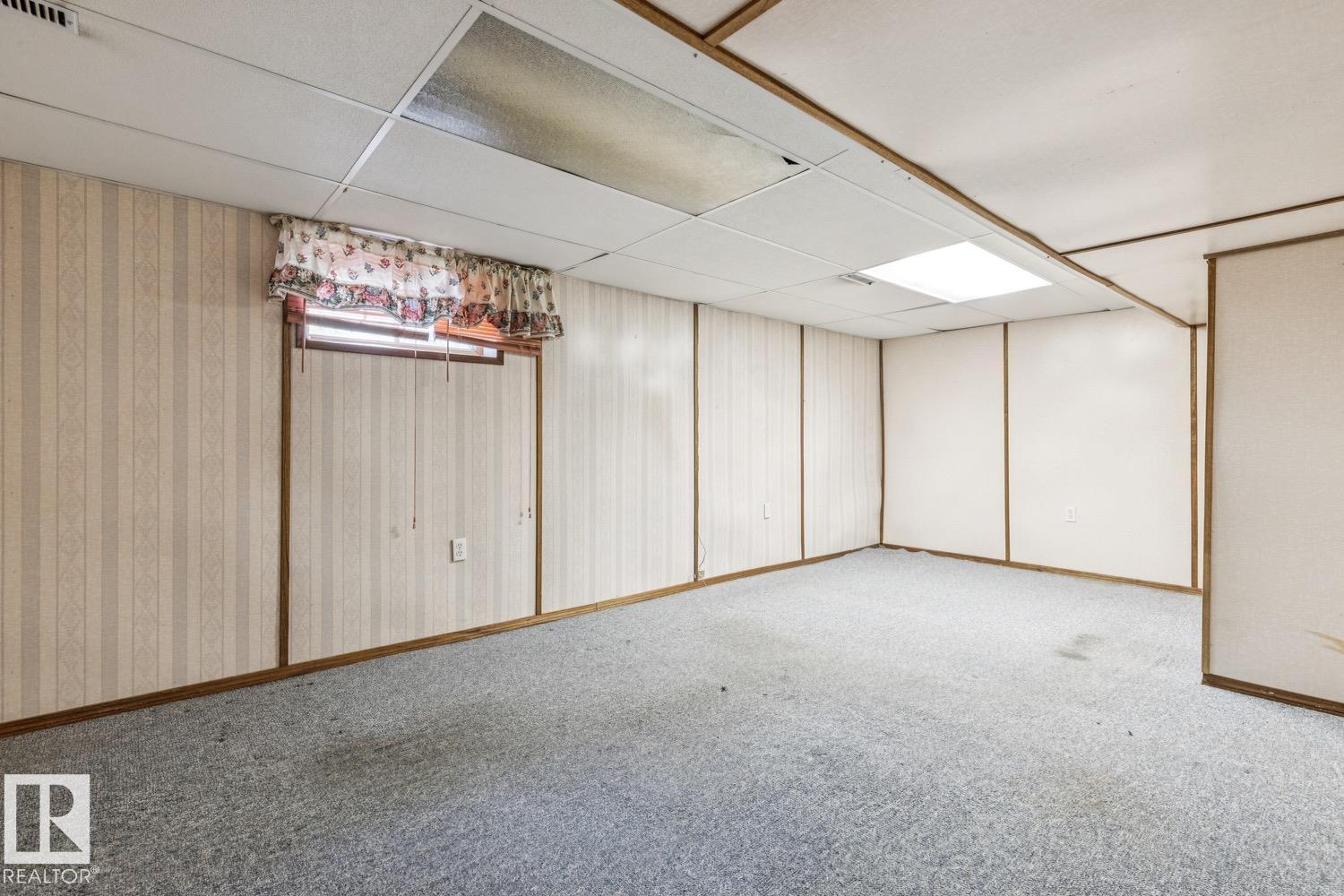 11340 90 ST NW - 15