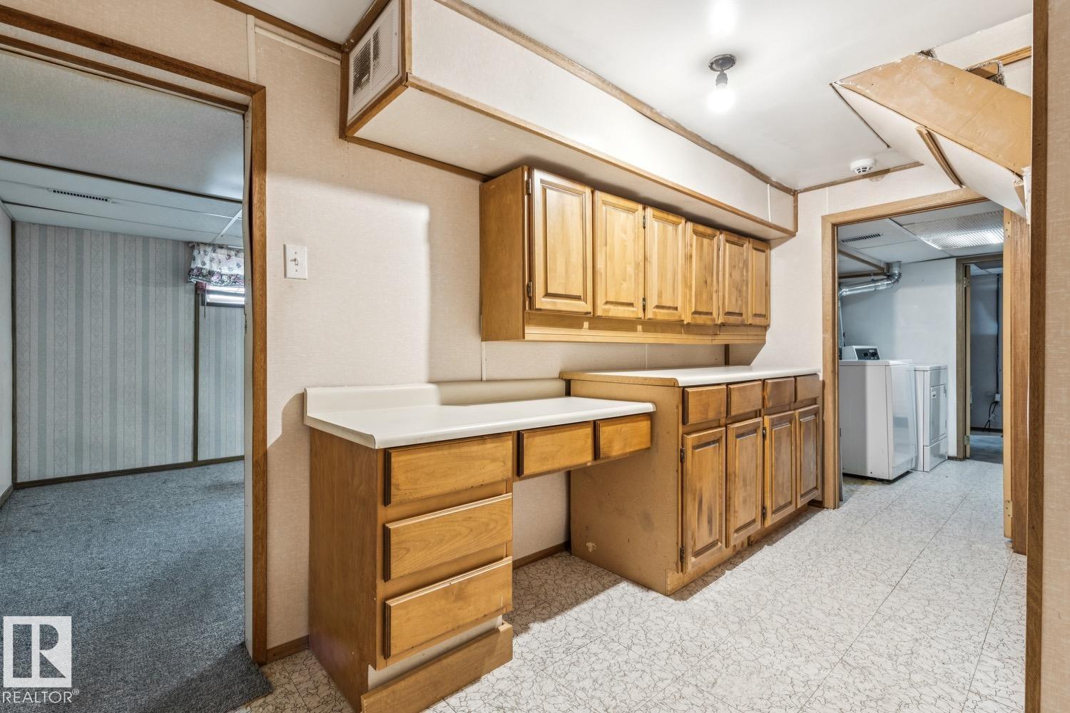 11340 90 ST NW - 16