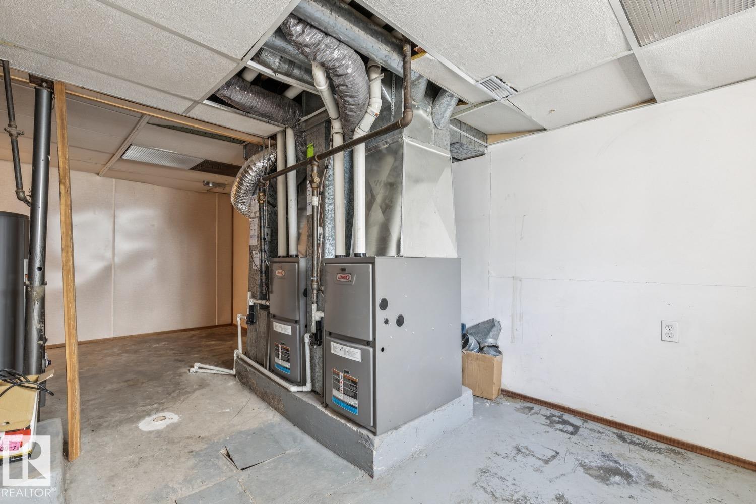 11340 90 ST NW - 18