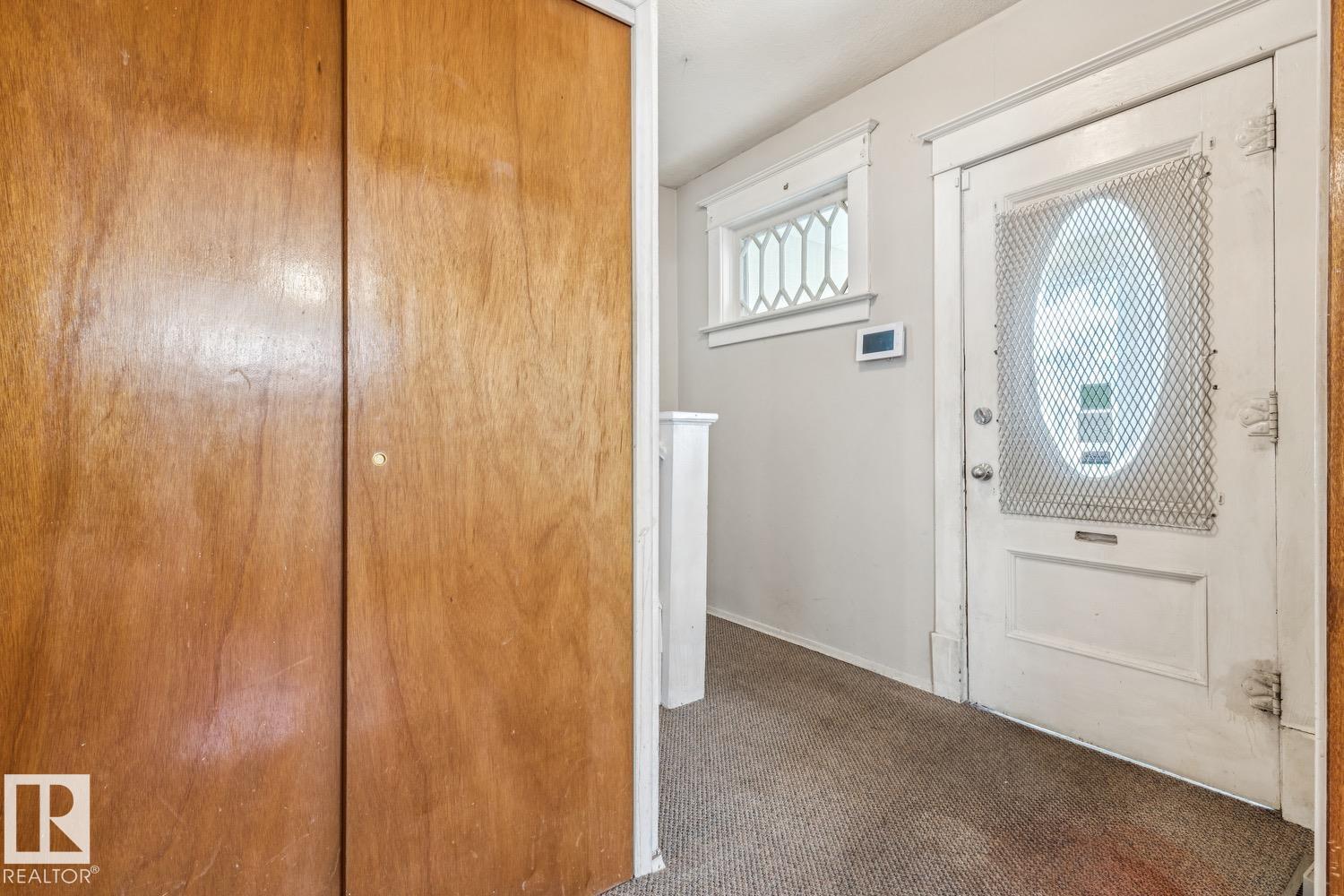11340 90 ST NW - 2
