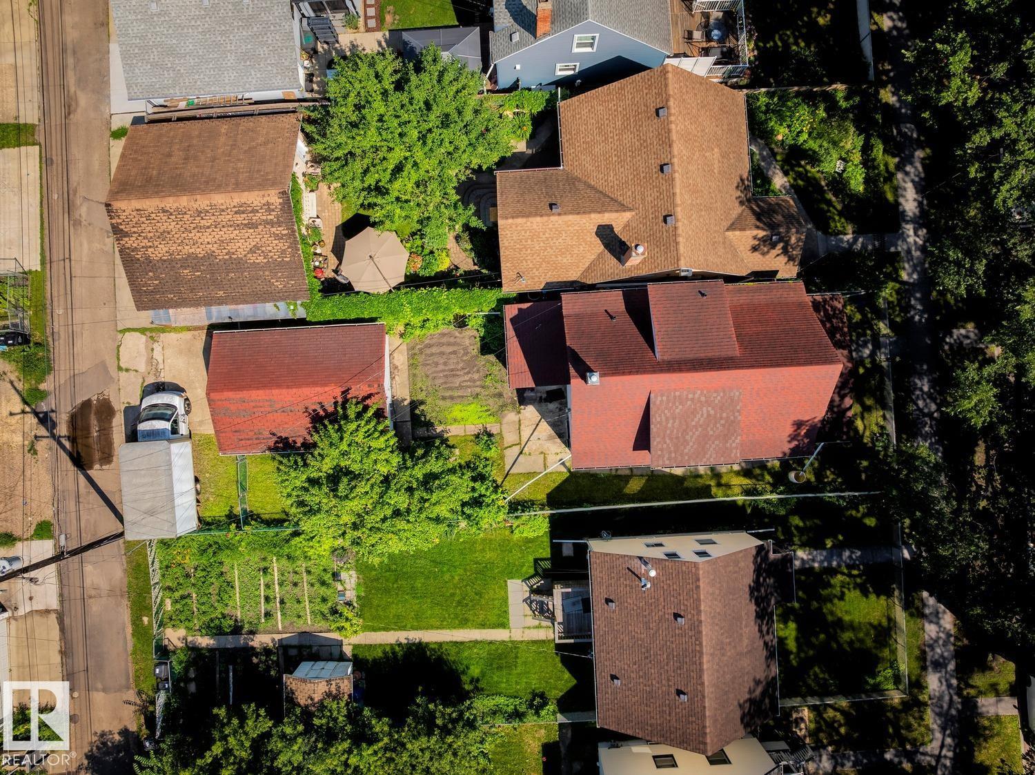 11340 90 ST NW - 26