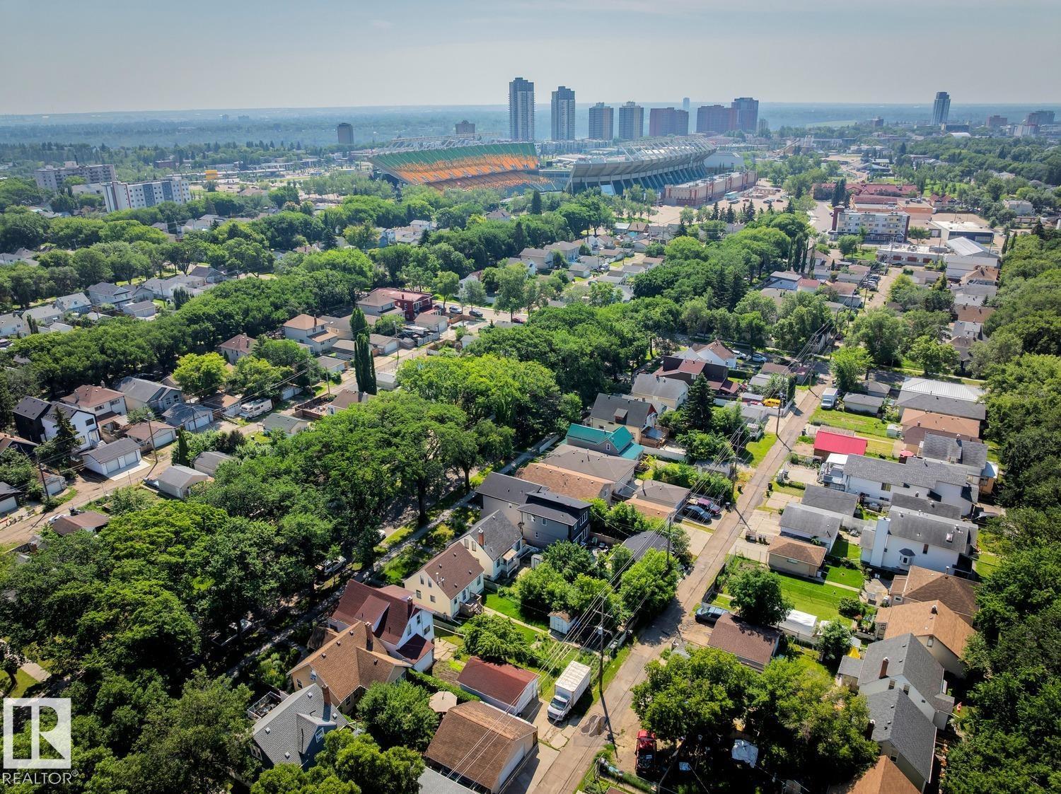 11340 90 ST NW - 27