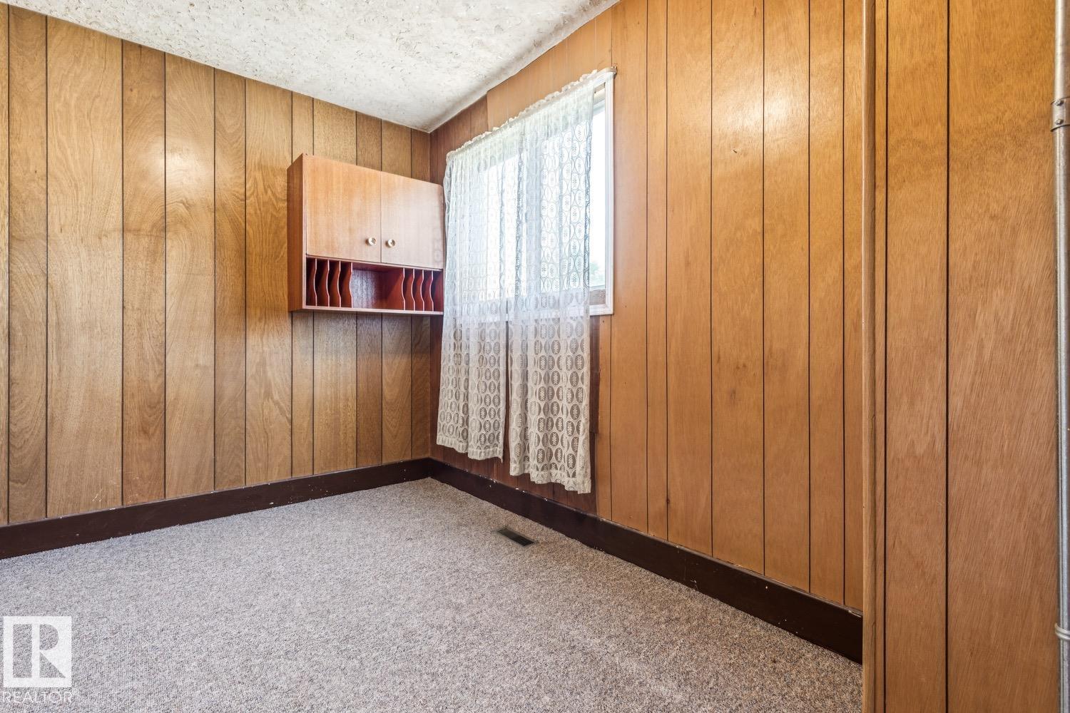 11340 90 ST NW - 8