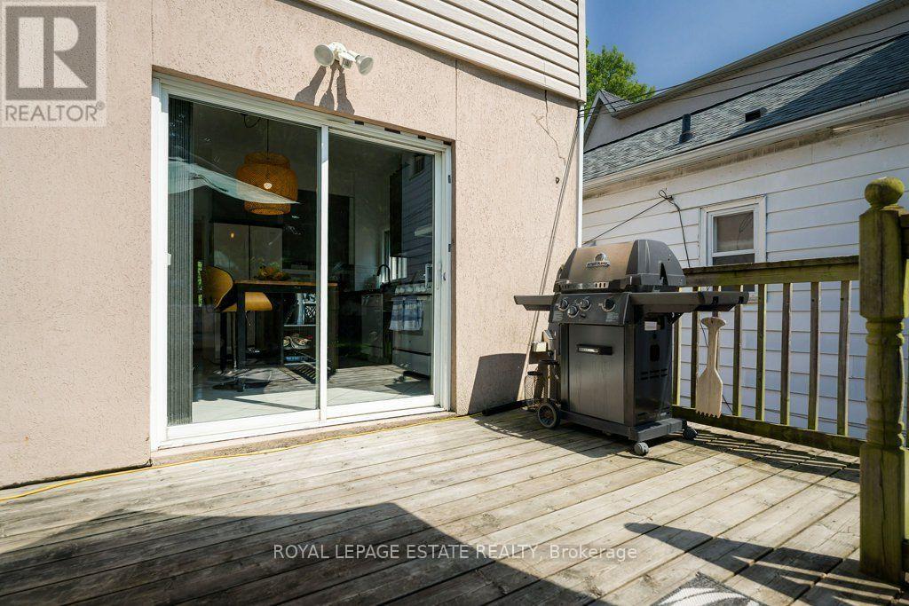 82 AUGUST AVENUE - 34