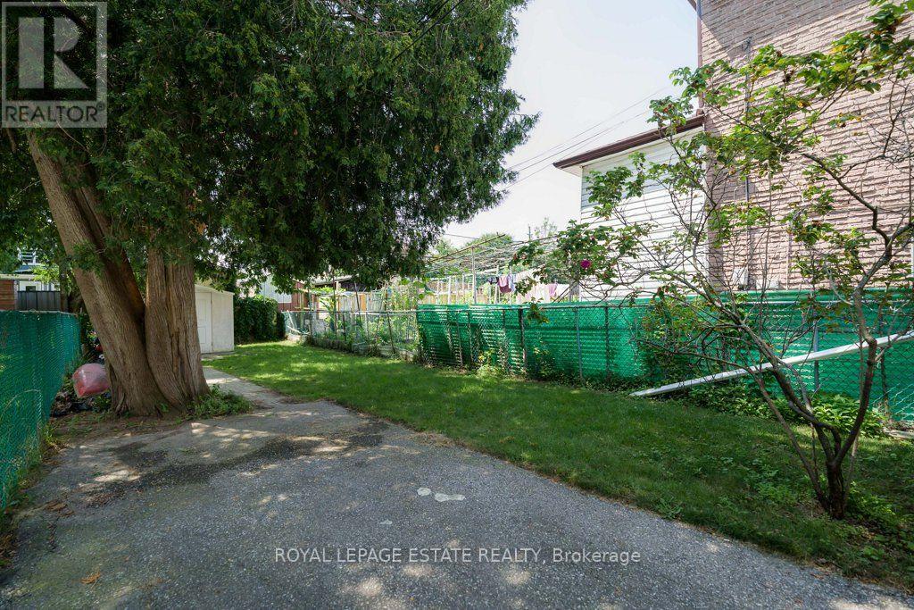 82 AUGUST AVENUE - 36
