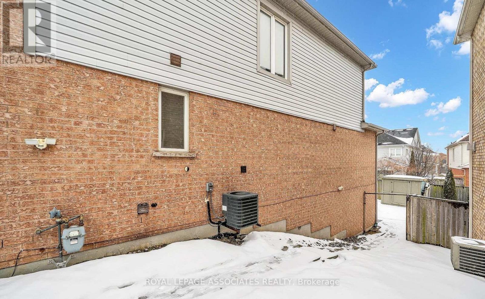 164 DEWELL CRESCENT - 27