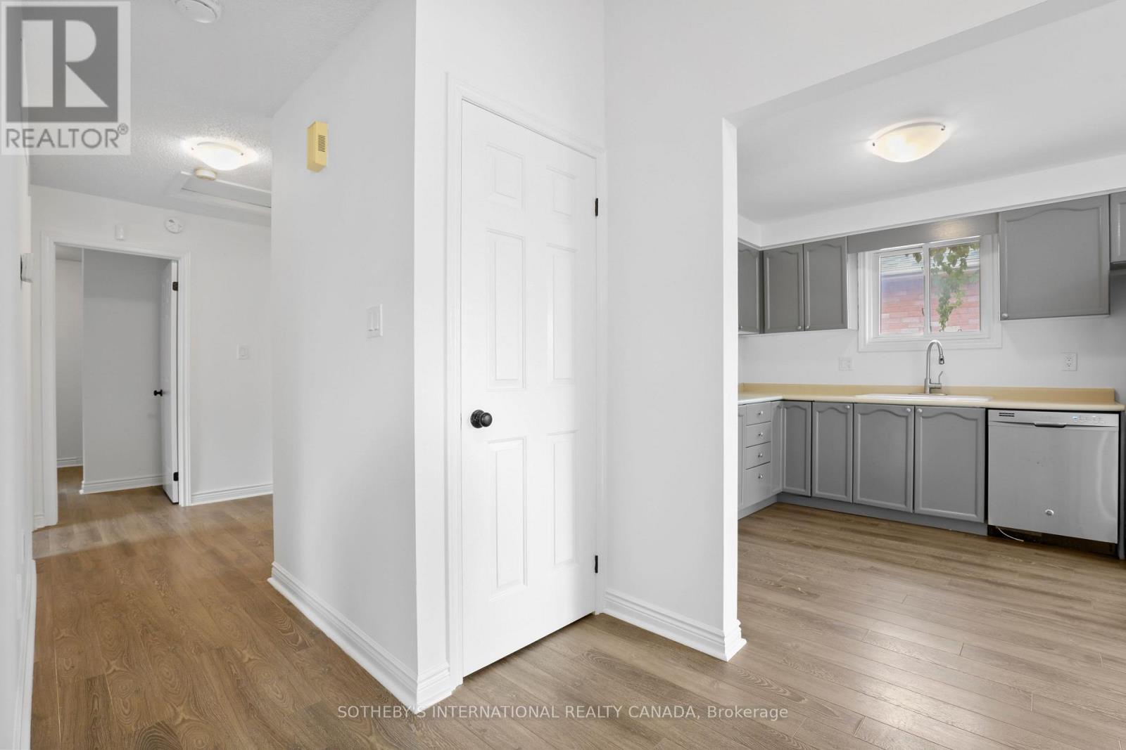 12 DUNKIN AVENUE - 17