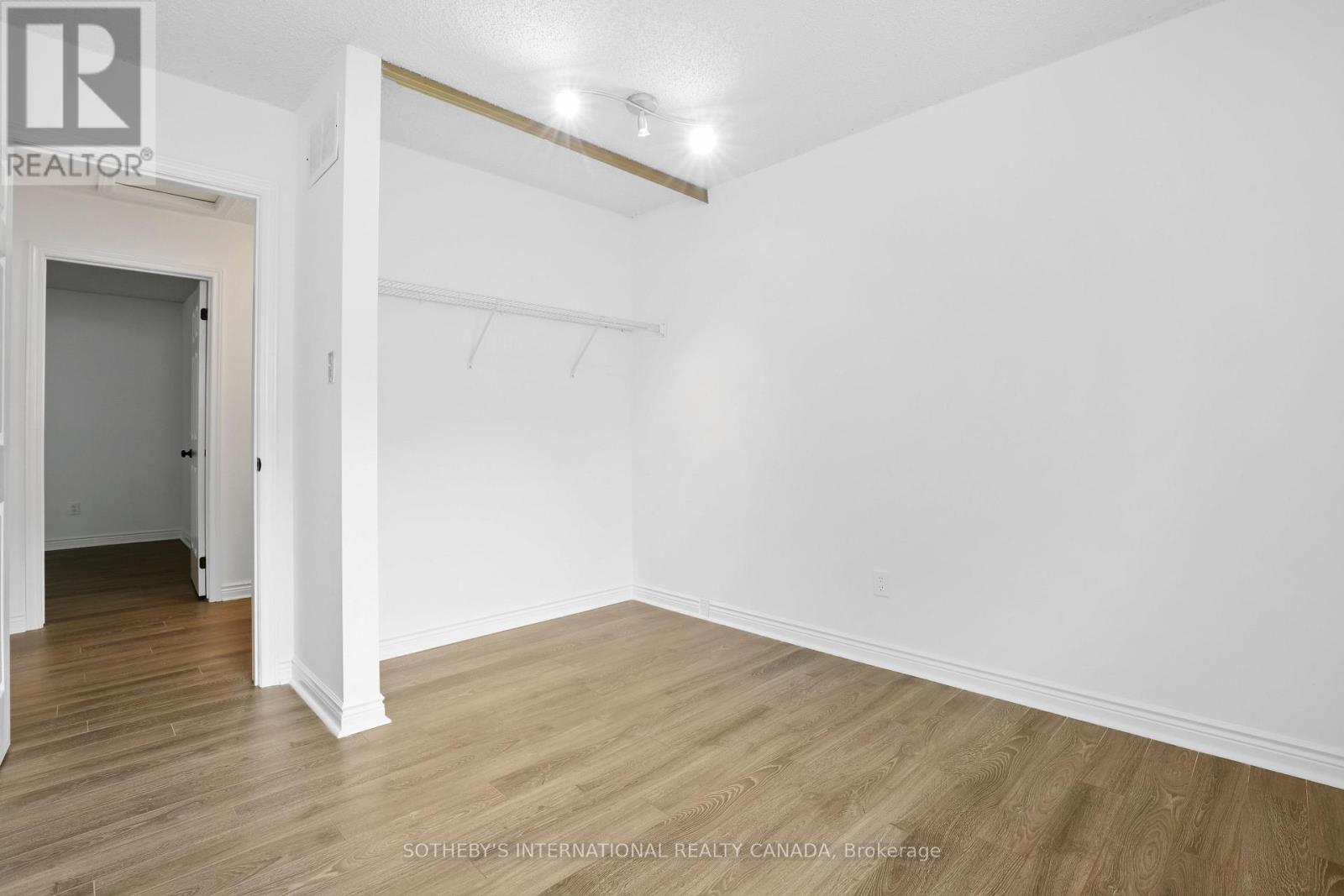 12 DUNKIN AVENUE - 20