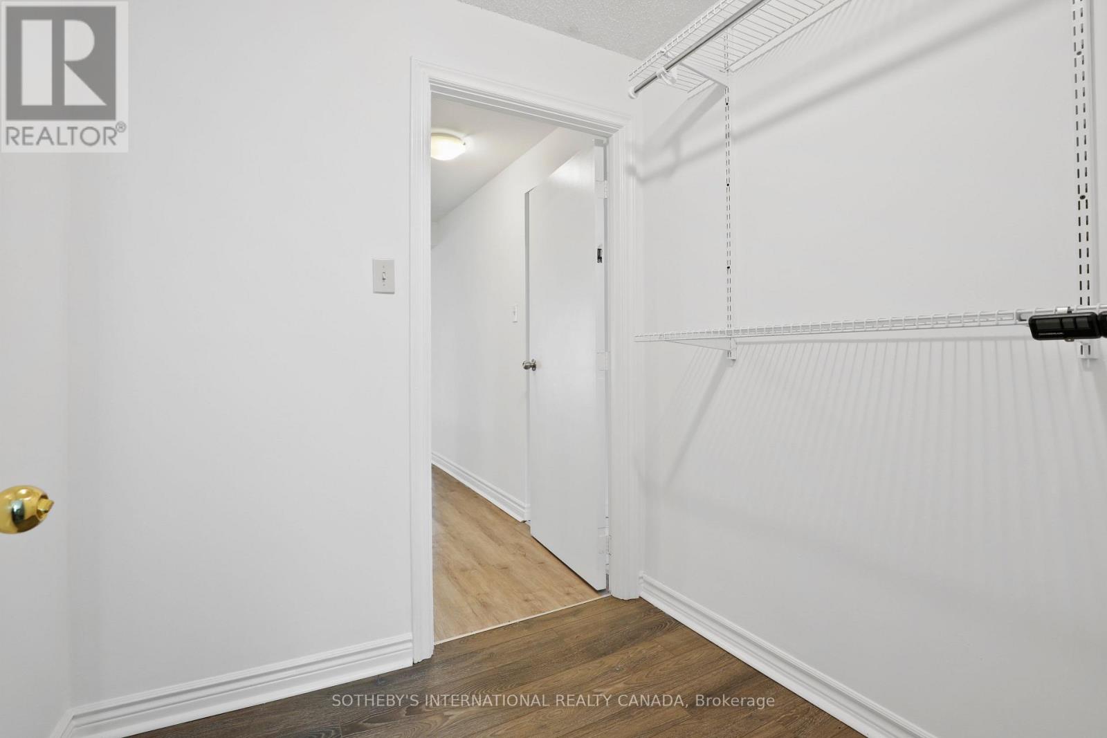 12 DUNKIN AVENUE - 24