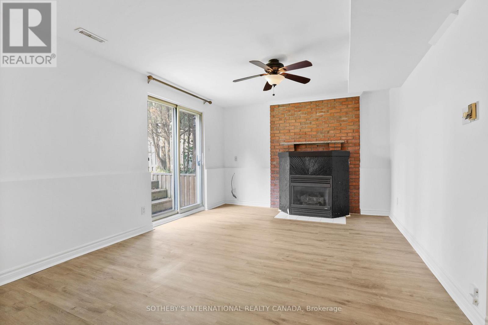 12 DUNKIN AVENUE - 26