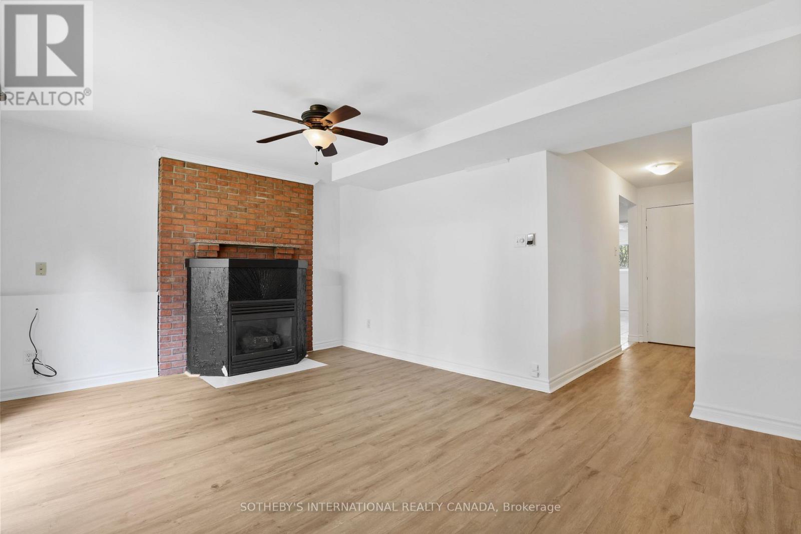 12 DUNKIN AVENUE - 27