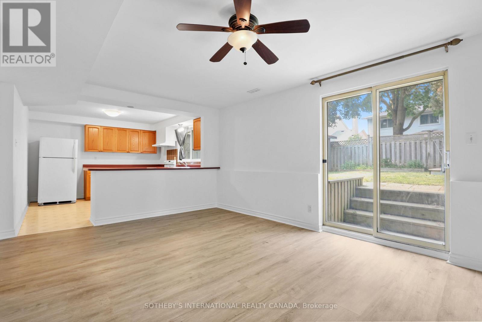 12 DUNKIN AVENUE - 28