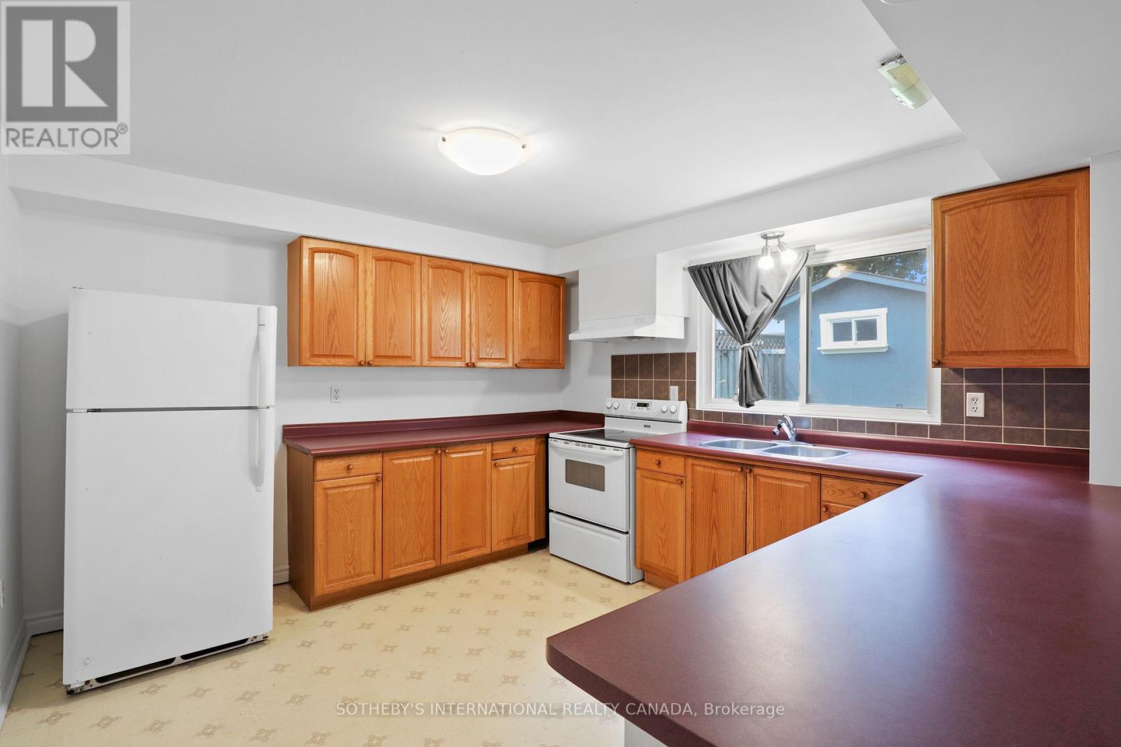 12 DUNKIN AVENUE - 29