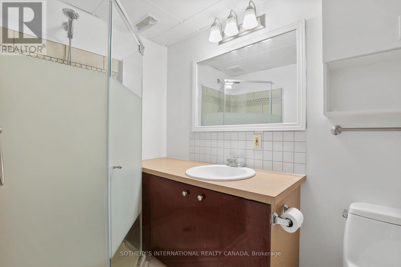 12 DUNKIN AVENUE - 33