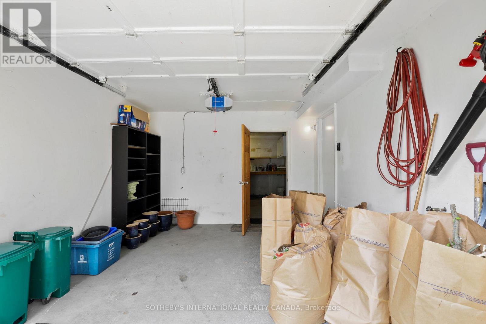 12 DUNKIN AVENUE - 34