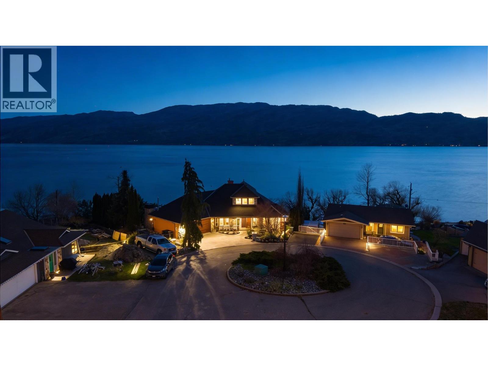5312 Fulton Place, Peachland