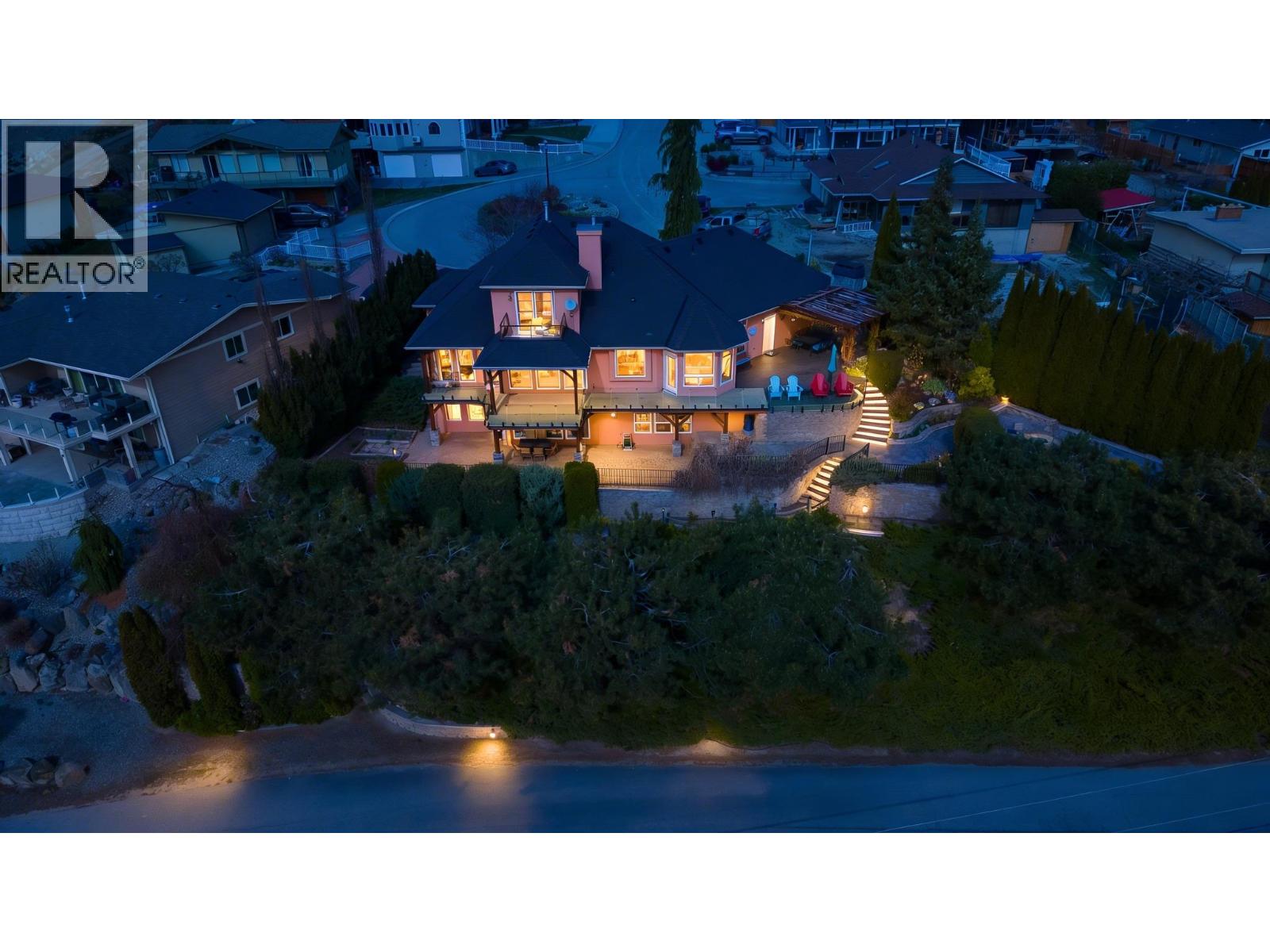 5312 Fulton Place, Peachland