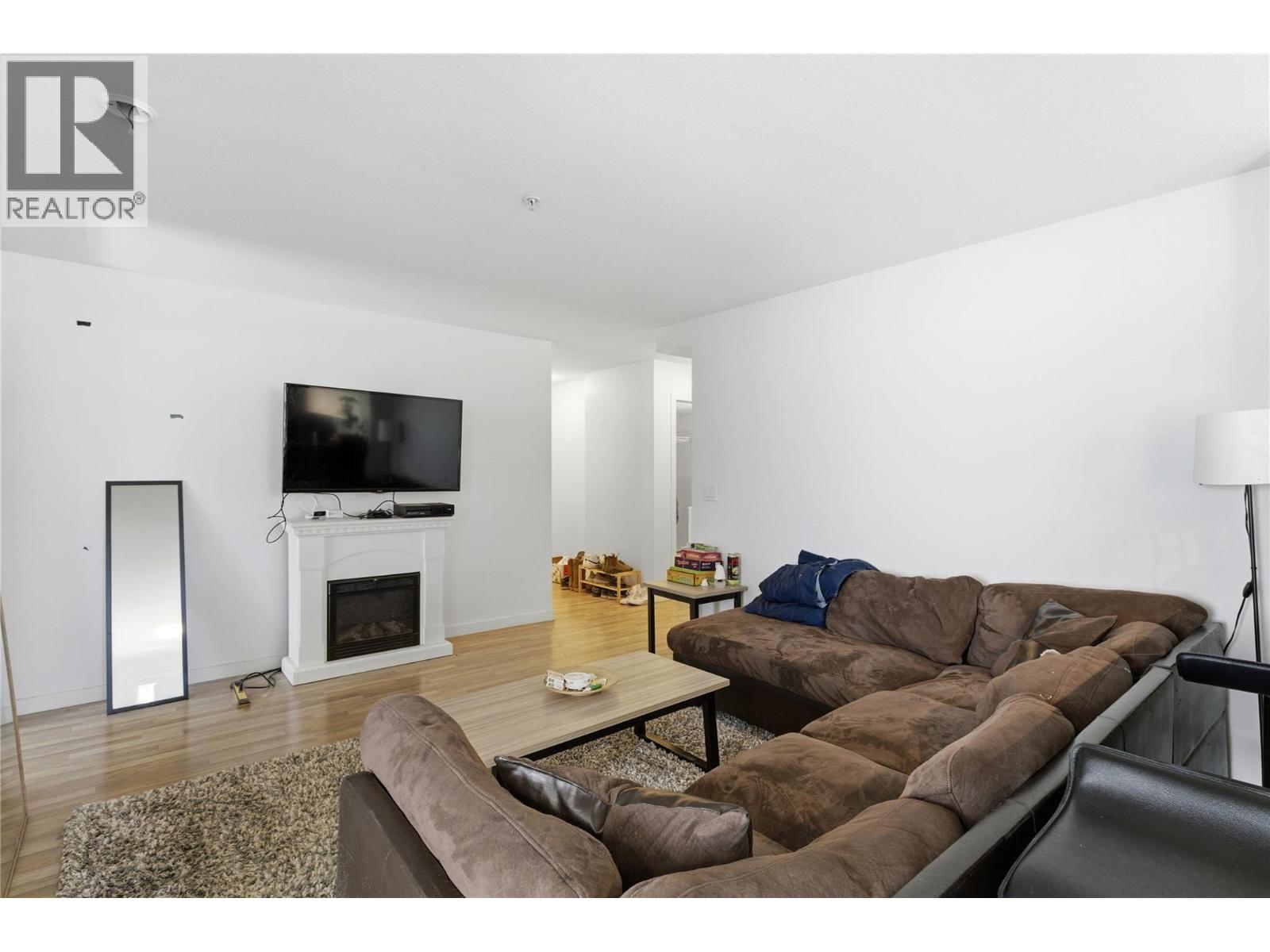 #214 547 Yates Road - 6