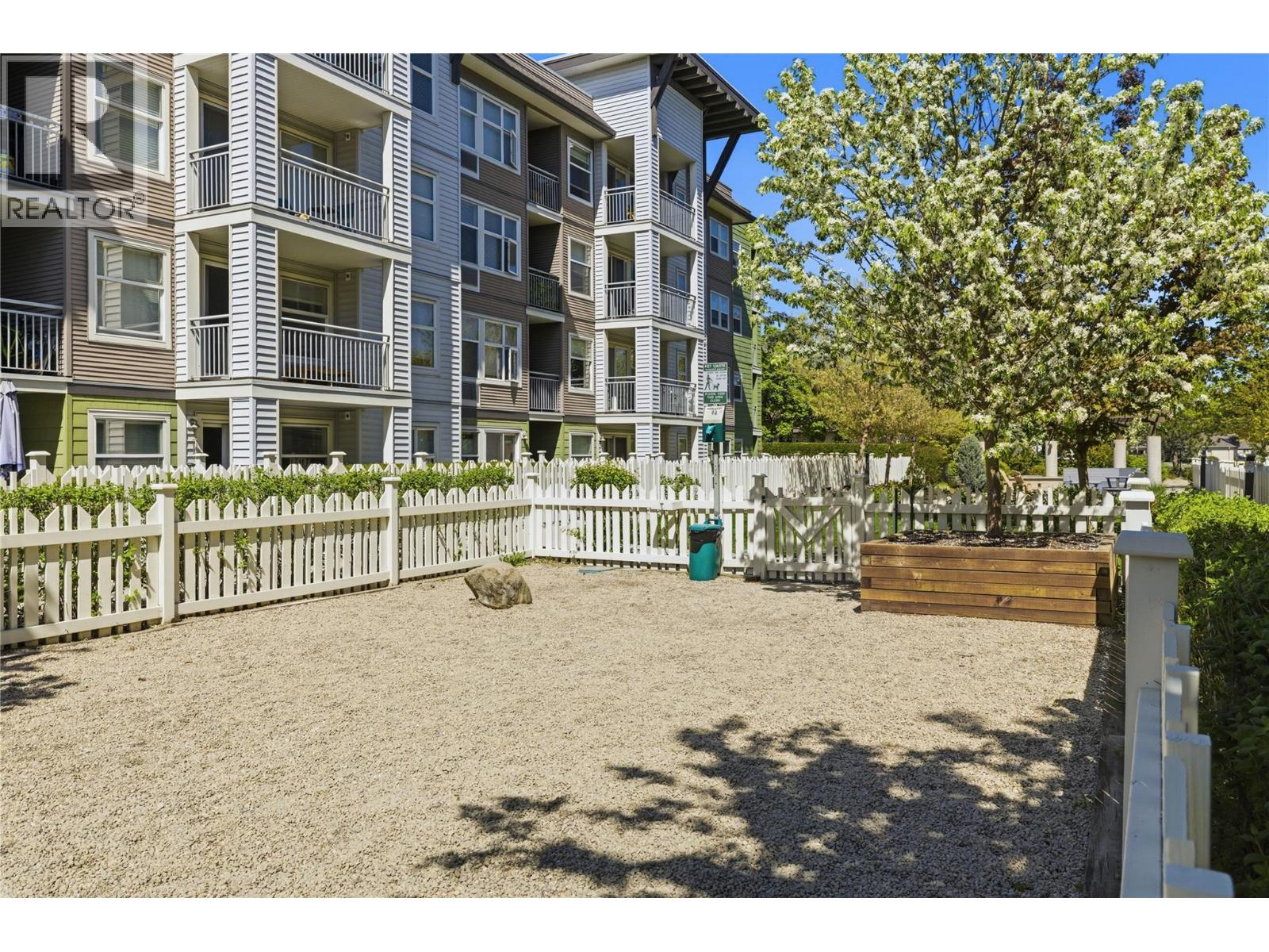 #214 547 Yates Road - 34