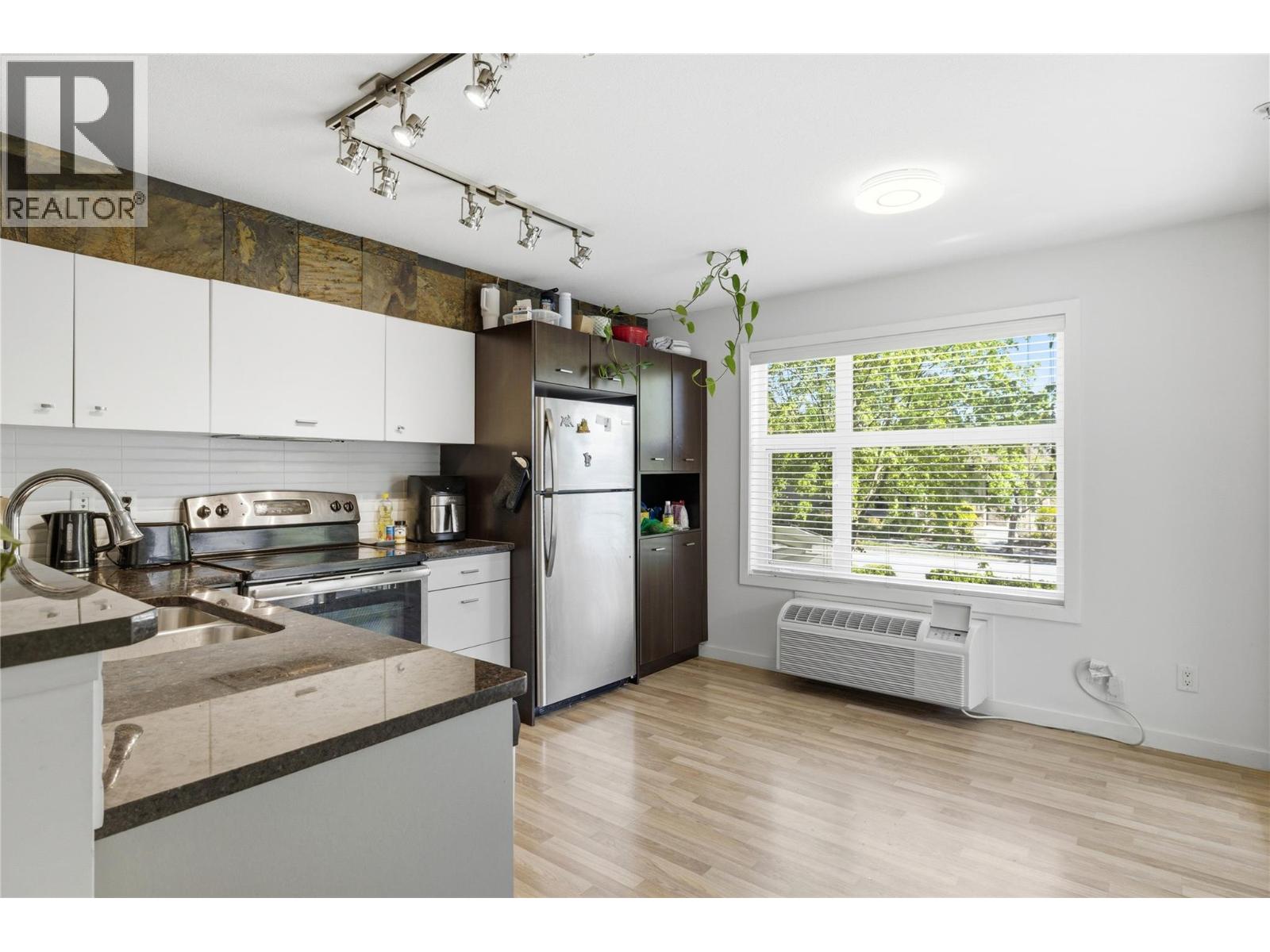 #214 547 Yates Road - 7