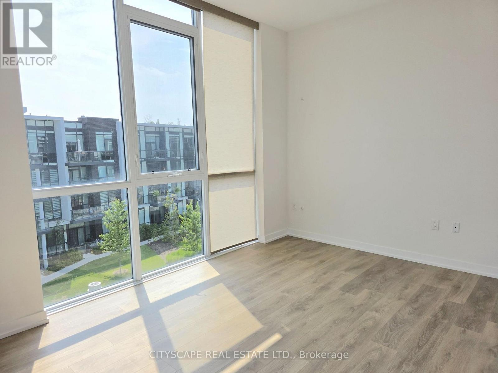 #418 415 SEA RAY AVENUE - Image 15