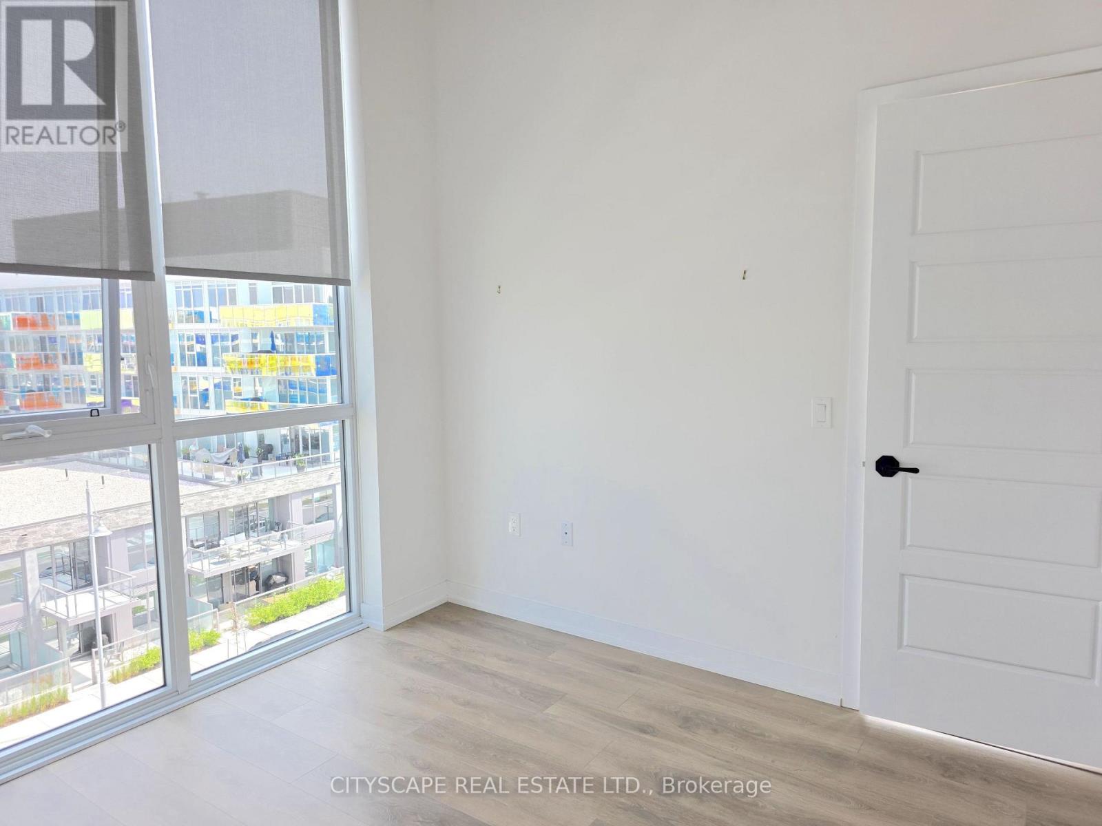 #418 415 SEA RAY AVENUE - Image 23
