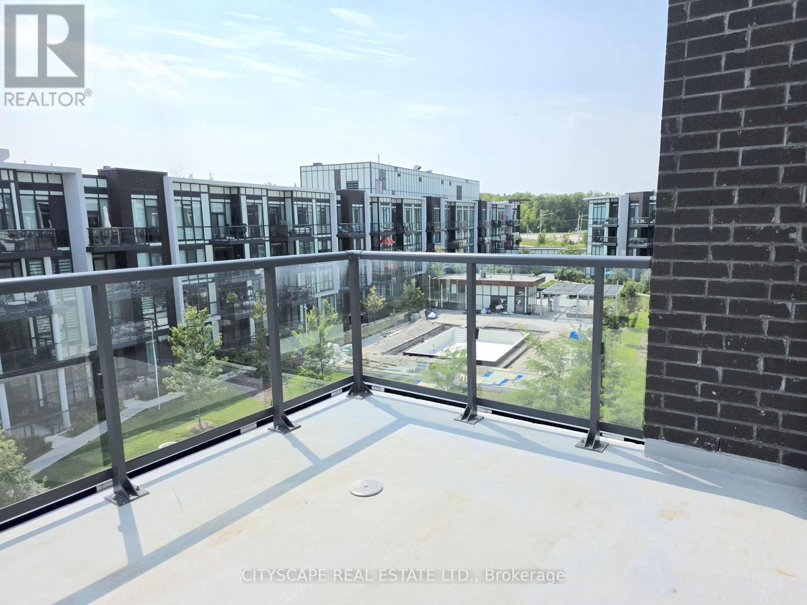 #418 415 SEA RAY AVENUE - Image 27