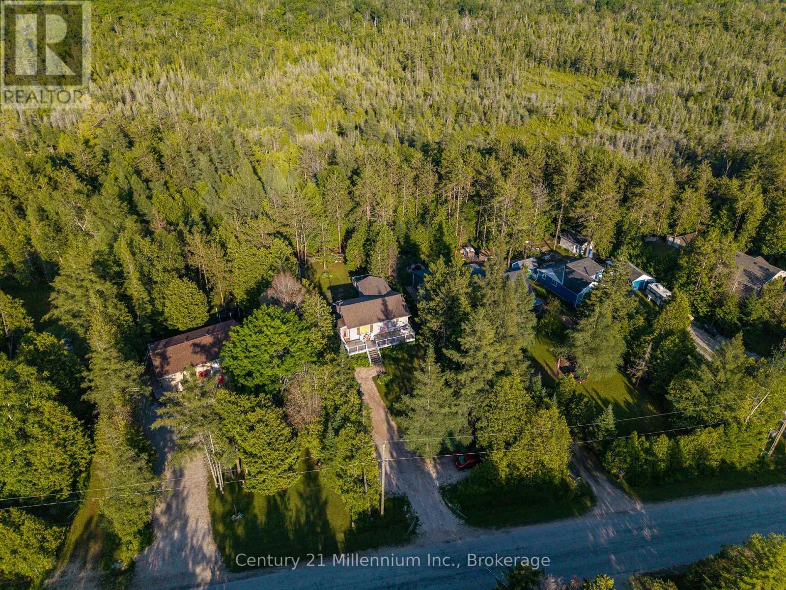 553 BAY STREET - 11
