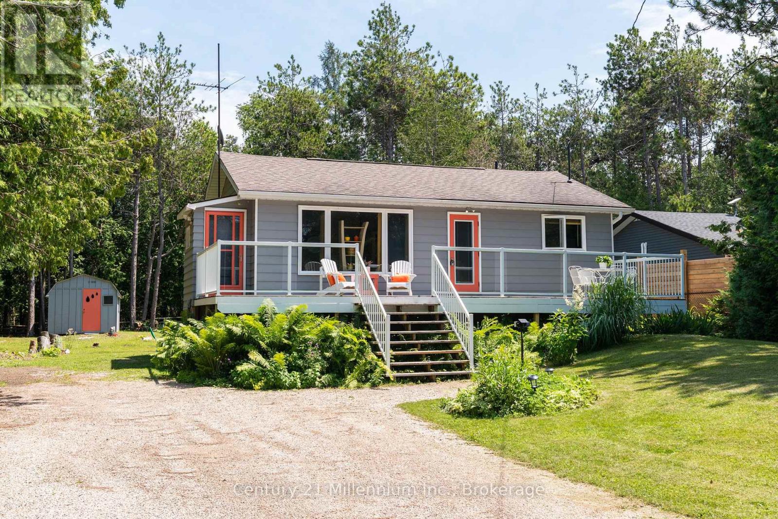 553 BAY STREET - 12