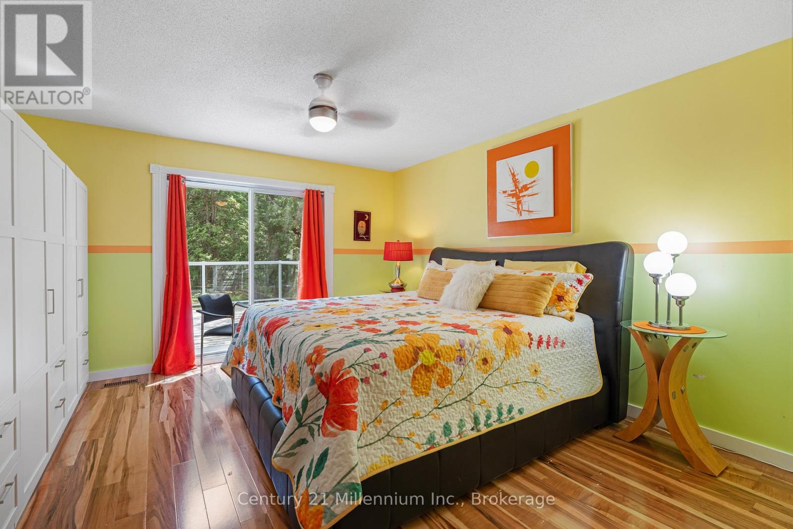 553 BAY STREET - 22