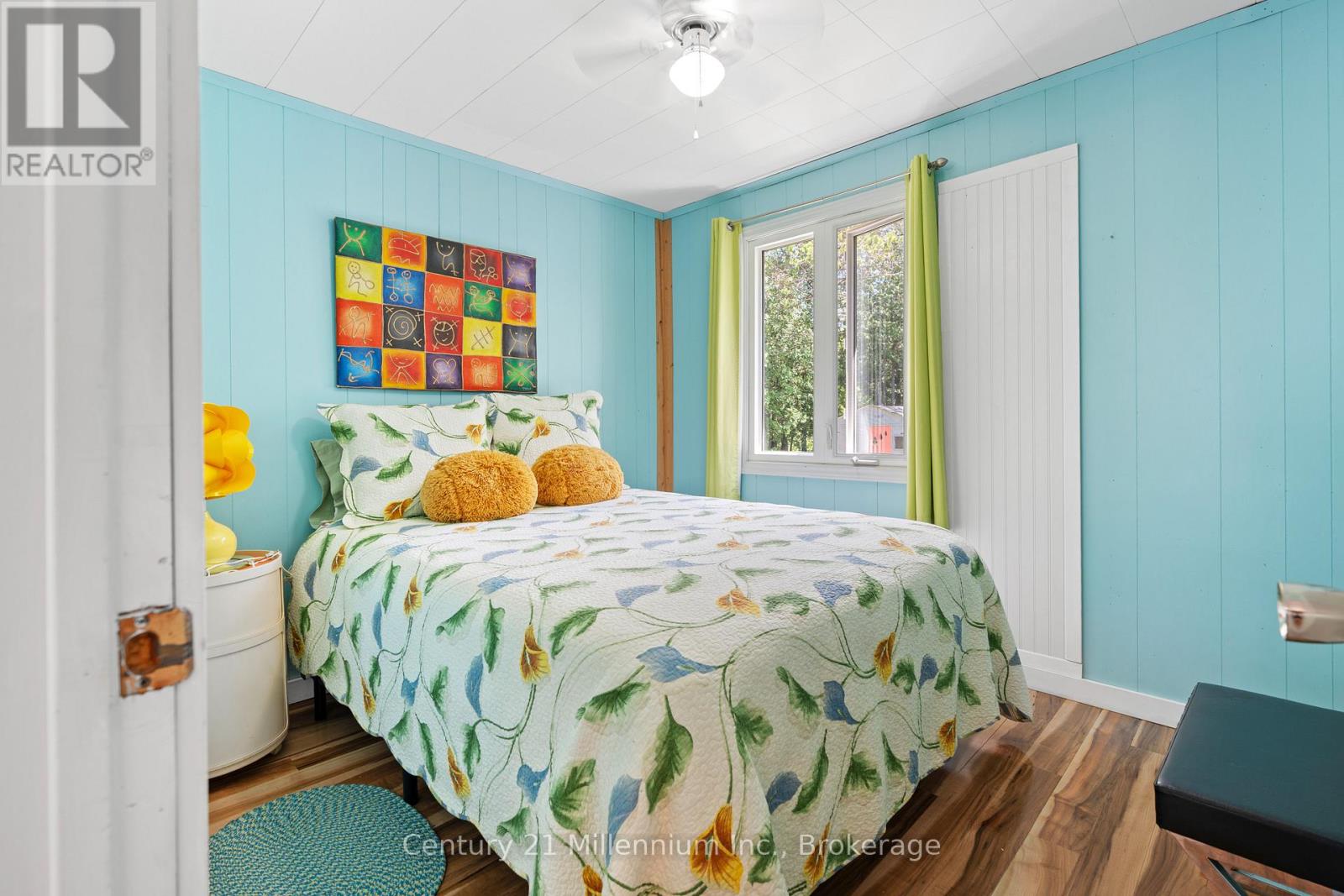 553 BAY STREET - 27